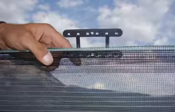 Filet paragrêle latéral — détail de la maille